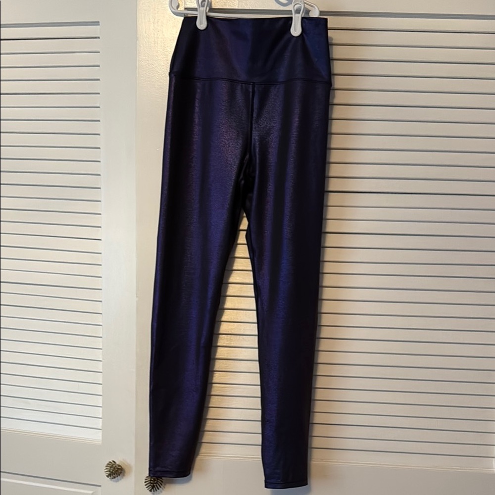 Beach Riot Piper Leggings in Shadow Shimmer. Size M.  NWOT